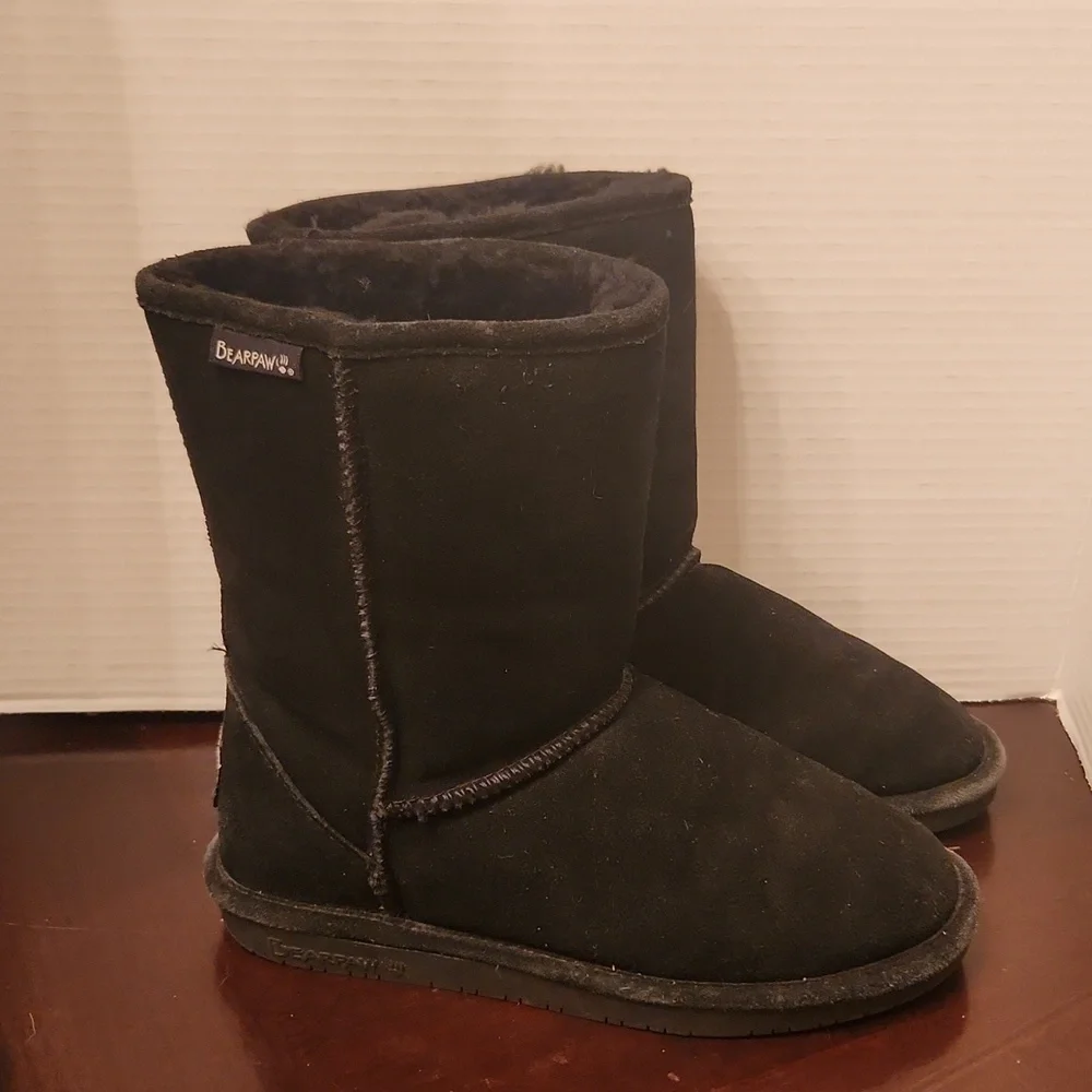 Bearpaw Boots Size 7 Black Suade Faux Fur